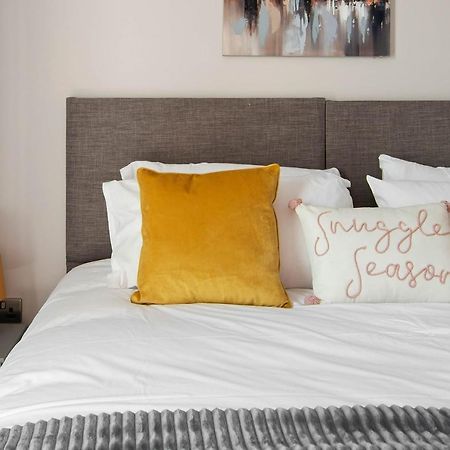 Spacious & Cosy, Netflix, Parking, Colindale Station Hendon Bagian luar foto
