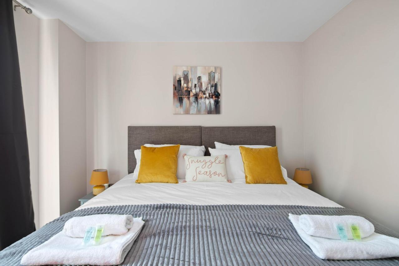 Spacious & Cosy, Netflix, Parking, Colindale Station Hendon Bagian luar foto