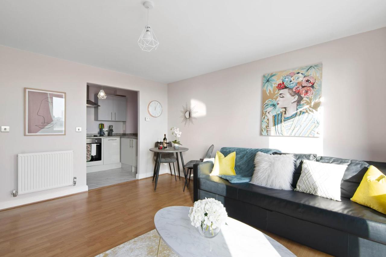 Spacious & Cosy, Netflix, Parking, Colindale Station Hendon Bagian luar foto
